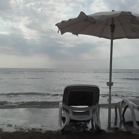 Direct Sea Gate 43 Apartment Larnaca